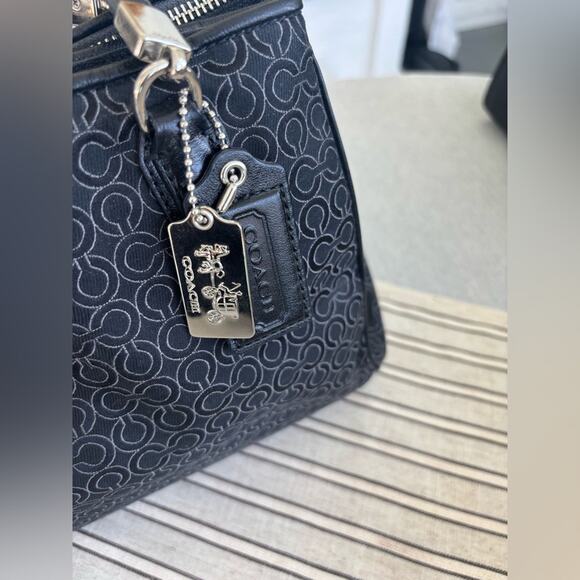 Coach Madison Maggie Op Art Logo Bag with Leather Details and Silver Hardware - Picture 3 of 8